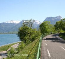 The cycle track, Bredannaz, Lake Annecy