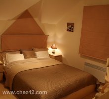 Chez42, main bedroom at night