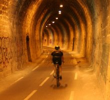 Piste cyclable, Annecy à Ugine, le tunnel à Duingt