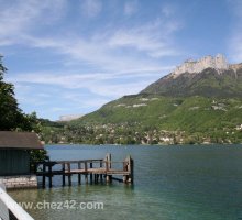 Duingt boat stop, left bank, Lake Annecy