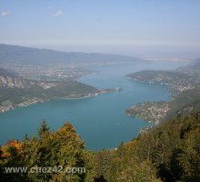 Vue du lac d'Annecy, le grand lac + le petit lac